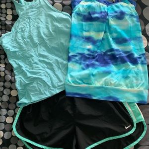 Woman’s workout clothes Nike RBX